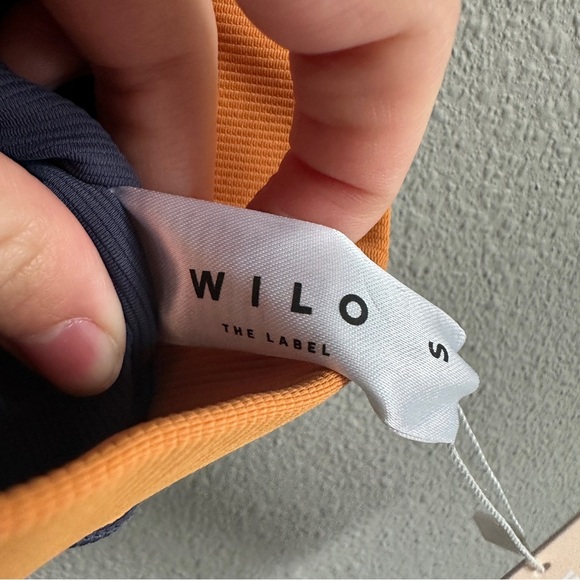 NWT Wilo Navy and Orange high Neck Sports Bra Small - Picture 4 of 11